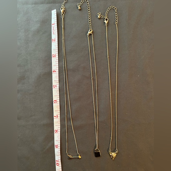 Gold tone layering necklaces - Picture 2 of 3